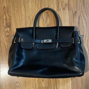 Condotti Black Leather Handbag